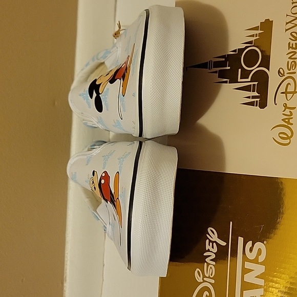 New in Box w/Tags: VANS Disney 50th Anniversary Mickey Mouse Slip On - Picture 5 of 16